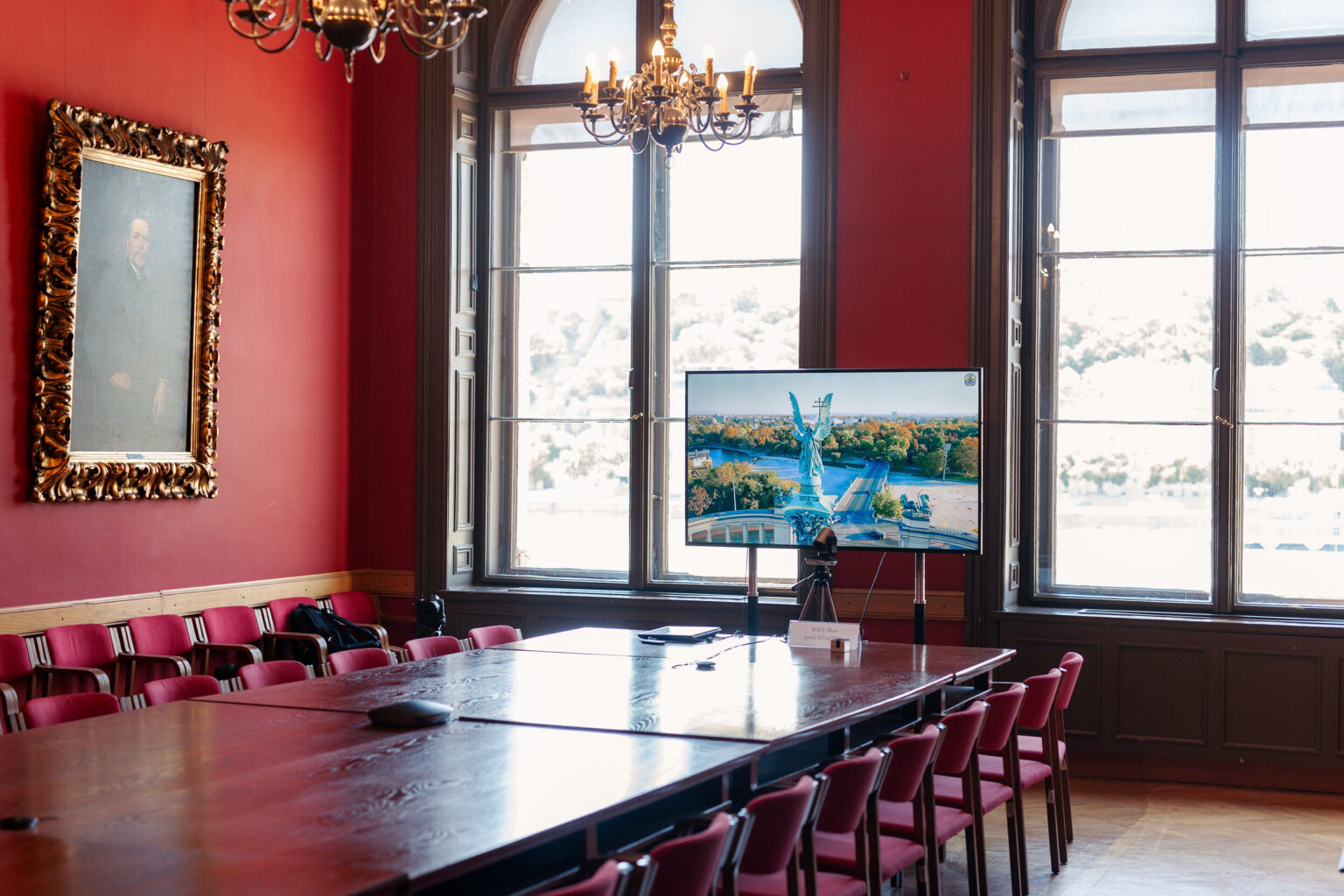 MTA Székház Képesterem tárgyaló asztal