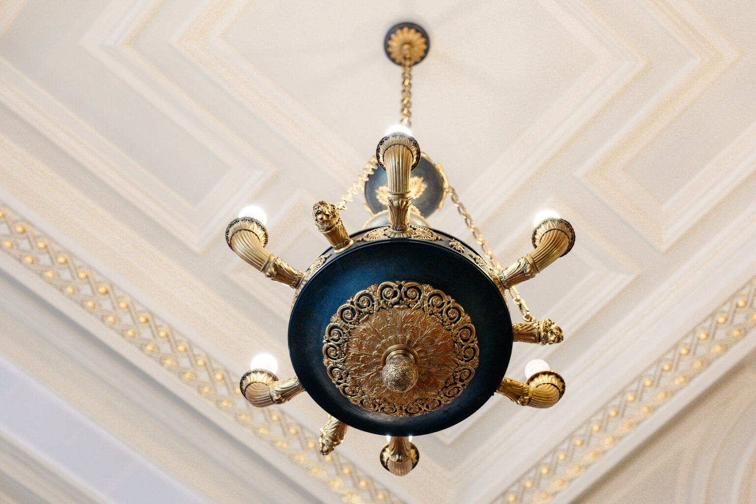 MTA Székház Felolvasóterem csillár